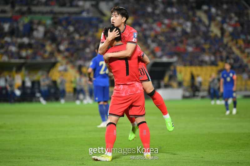 '이강인, 두 경기 연속골' 대한민국, 중국 꺾고 톱시드로 3차예선