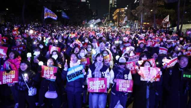  윤 대통령 지지율 11% ‘역대 최저’